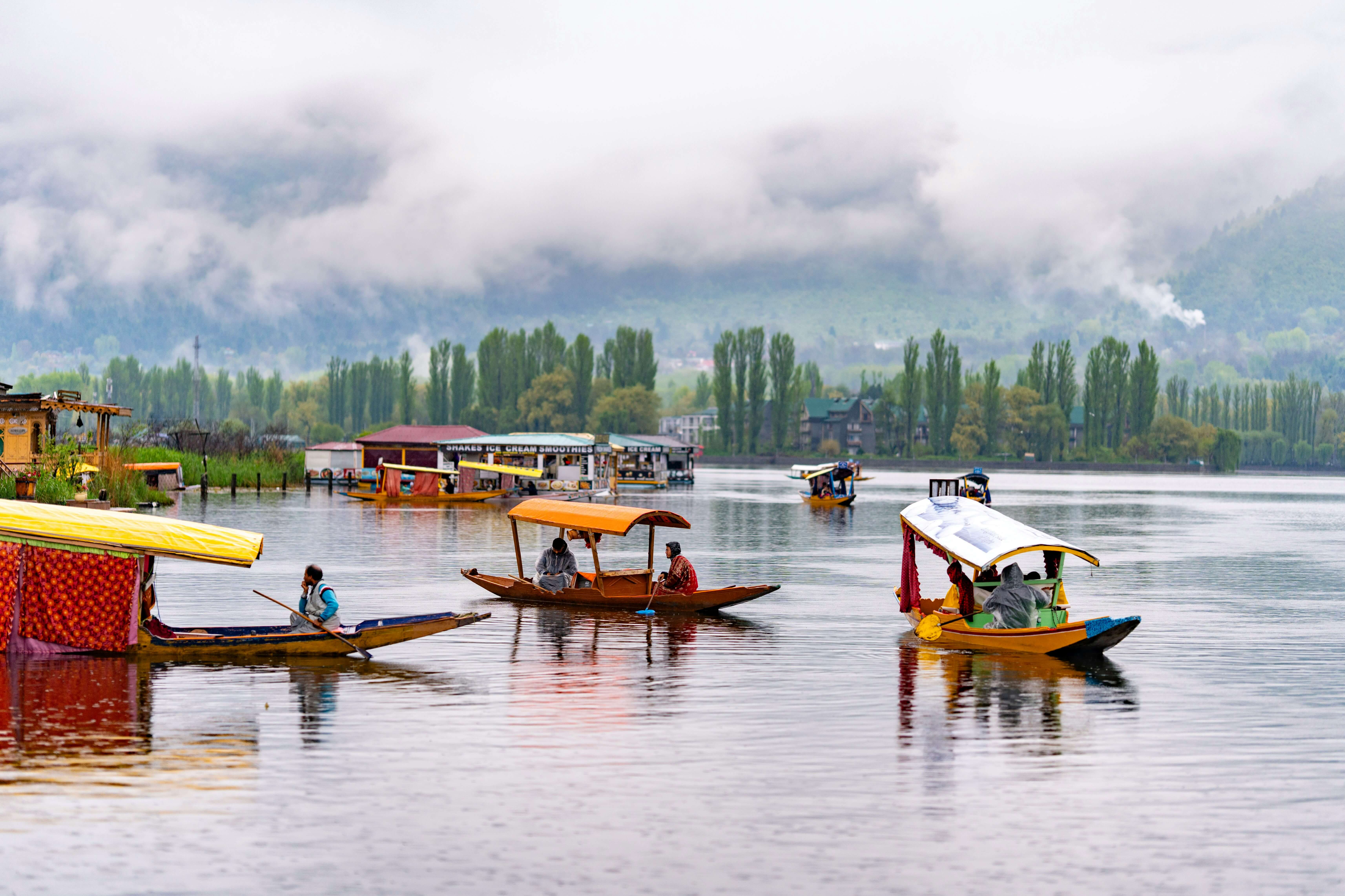 Trails of Kashmir (Srinagar - Sonmarg - Gulmarg - Pahalgam)
